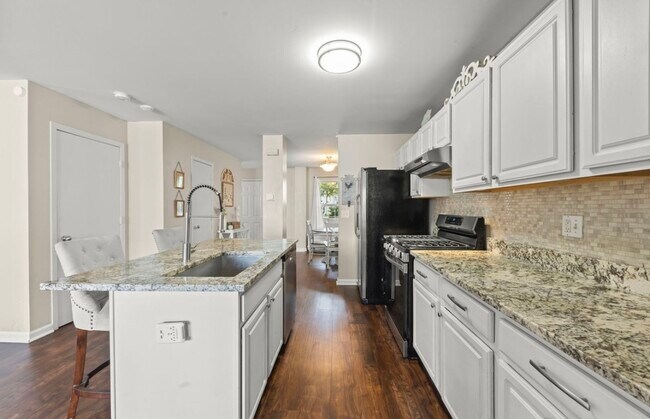 Foto del edificio - 2024 Grayhawk Dr