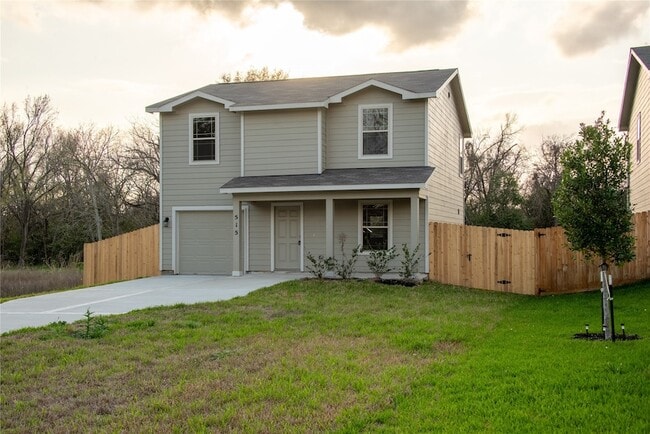 Building Photo - 515 16th St