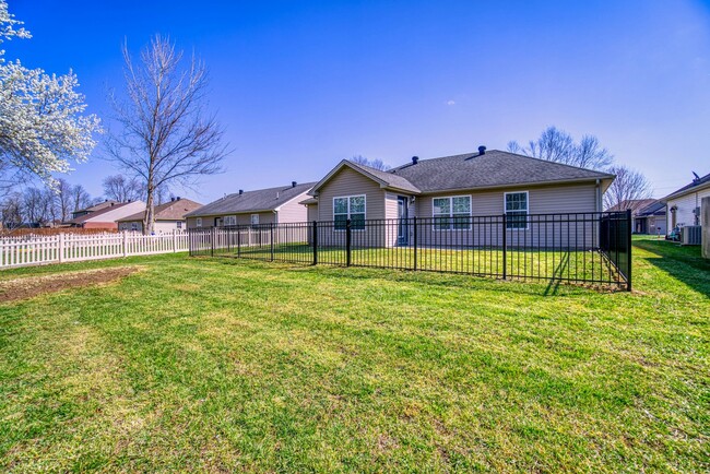 Building Photo - 4823 Penrose Dr