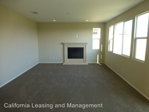 Building Photo - 5 br, 4.5 bath House - 28654 Farrier Dr.