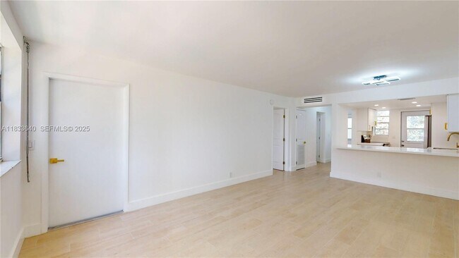 Foto del edificio - 1333 E Hallandale Beach Blvd