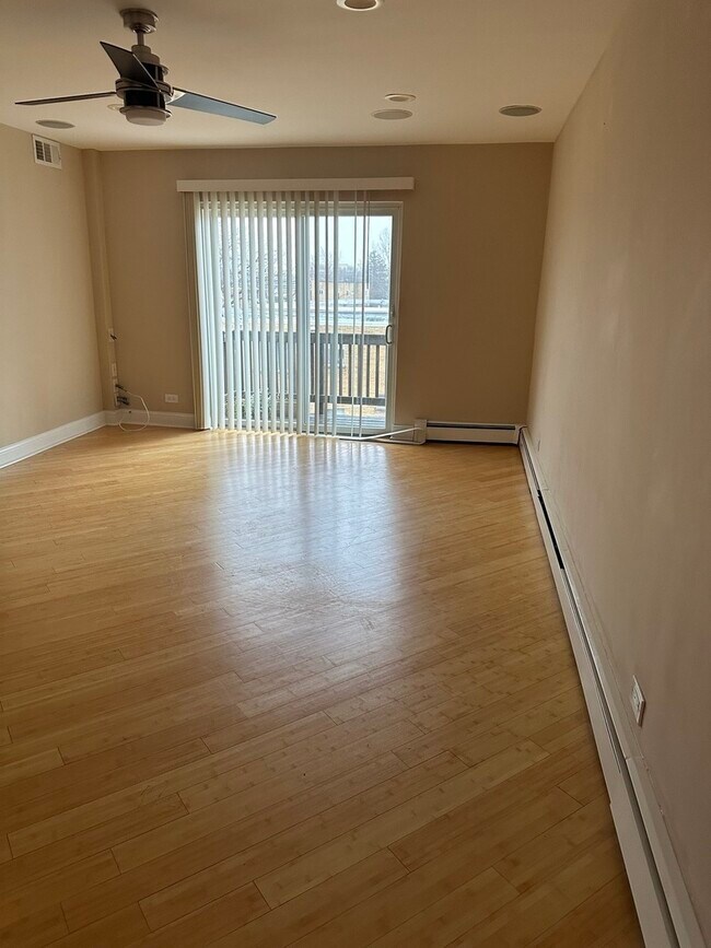 Foto del edificio - 8232 Niles Center Rd