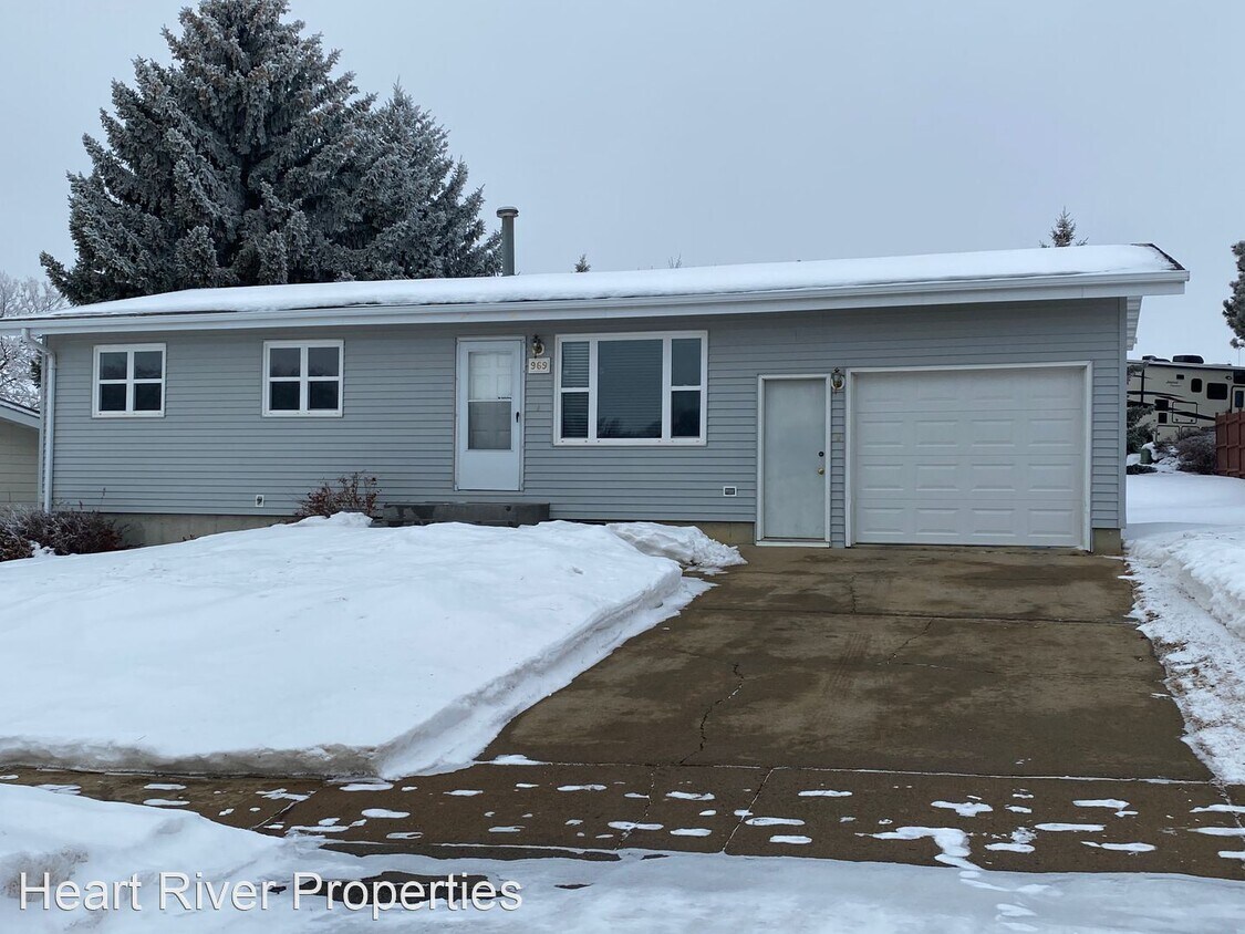 3 br, 1 bath House 969 Custer St House Rental in Dickinson, ND