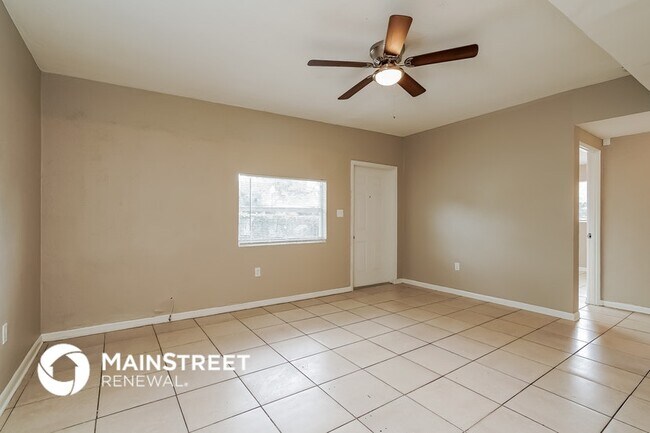 Building Photo - 1507 Gardenia Ave