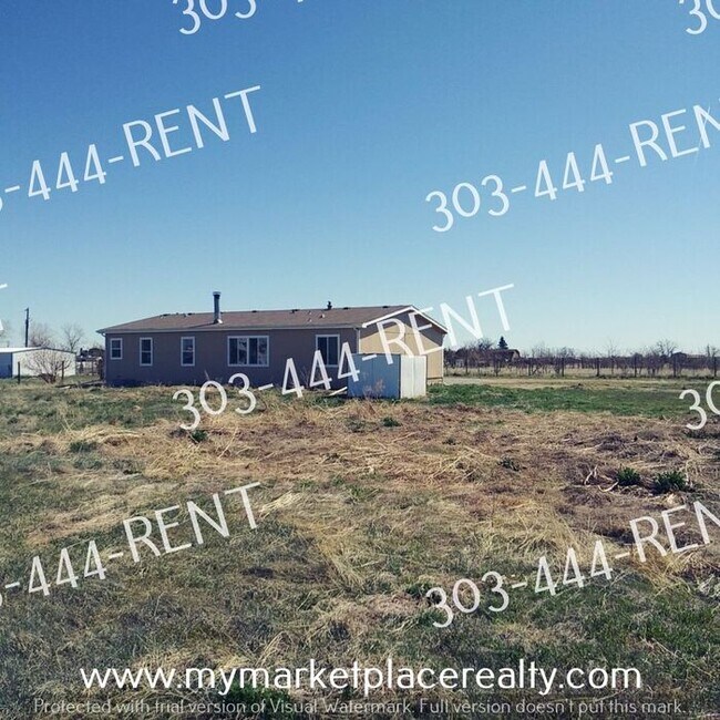 Building Photo - Beautiful 3 Bedroom and 2 Bathrooms Home t...