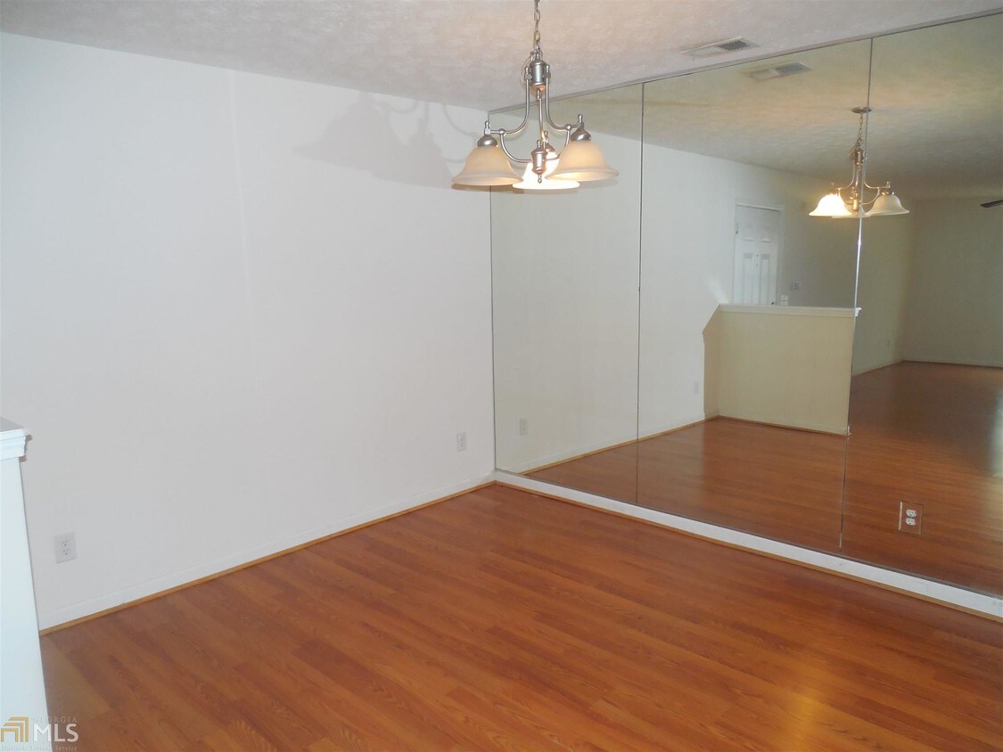 Building Photo - 10102 Waldrop Pl