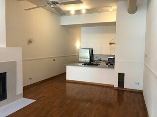 Foto del edificio - 1100 W Cornelia Ave