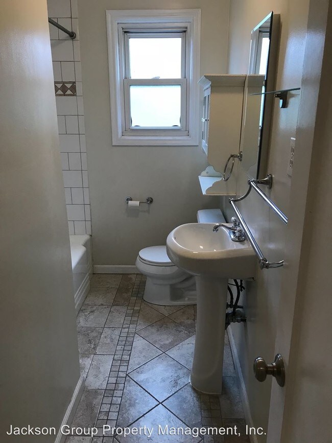 Building Photo - 149 Castro St