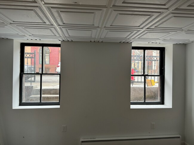 Building Photo - 155 1st St