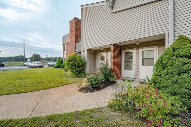 Building Photo - 254 Vail Ct