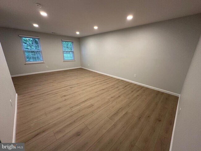 Foto del edificio - 1783 N Dove Rd