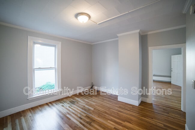 Building Photo - 68 Fifth St