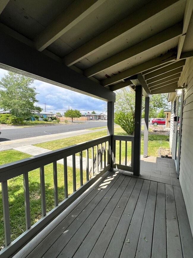 Building Photo - 2 Bed 1 Bath Home w/ Huge Shop For Rent!!!
