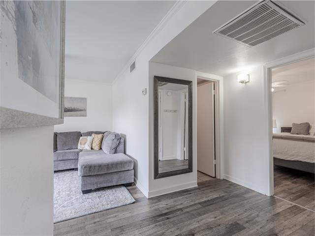 Foto del edificio - 4748 Old Bent Tree Ln