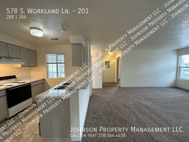 Building Photo - Cozy and comfortable living space with Gas...