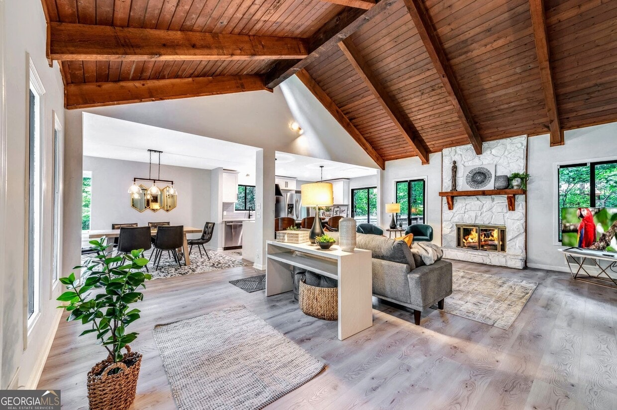 Foto principal - 3870 Northpoint Dr