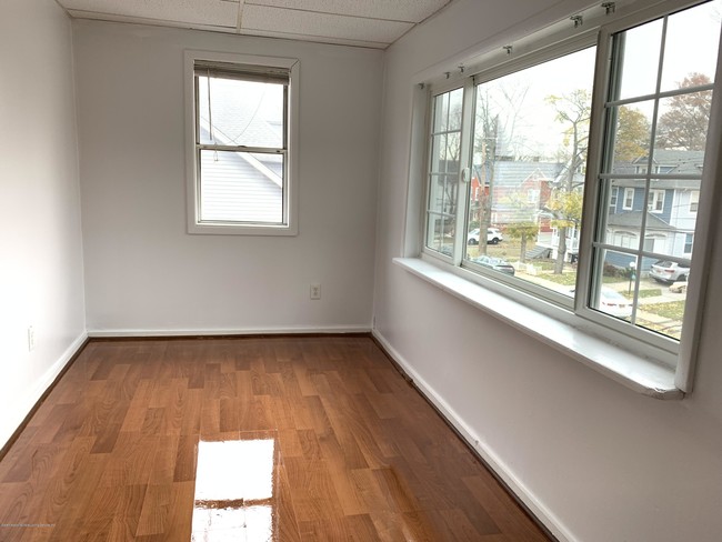 Building Photo - 62 Wright Ave