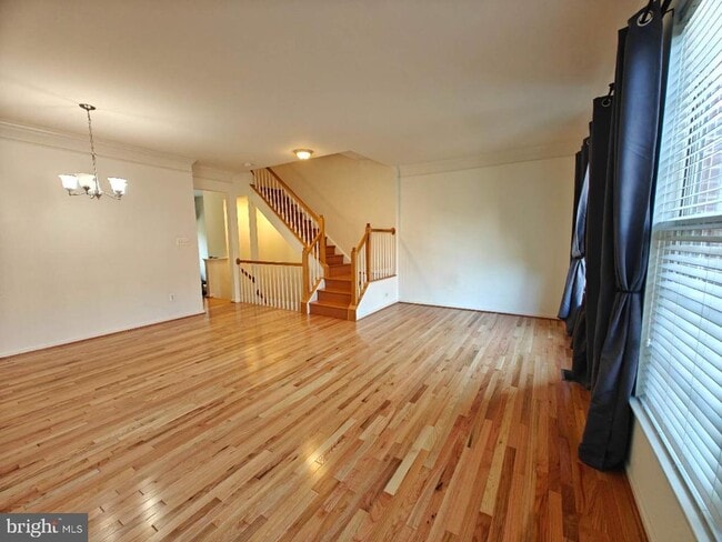 Foto del edificio - 13030 Park Crescent Cir