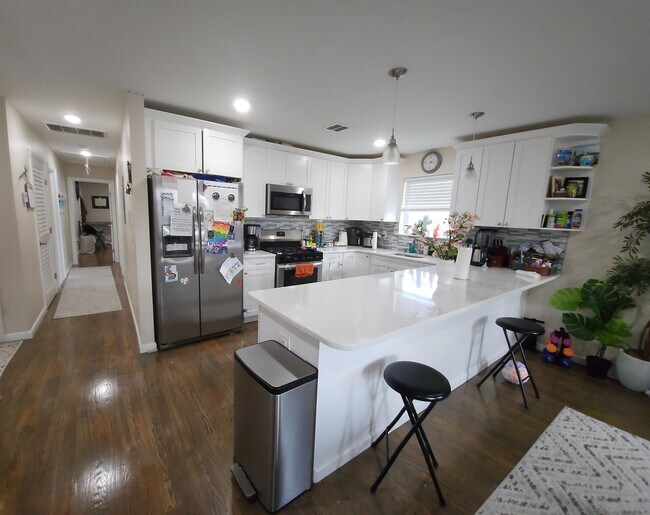 Foto del edificio - 43 W 49th St