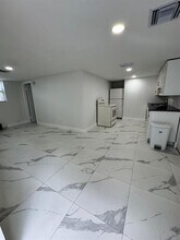 Building Photo - 412 Fleming Ave