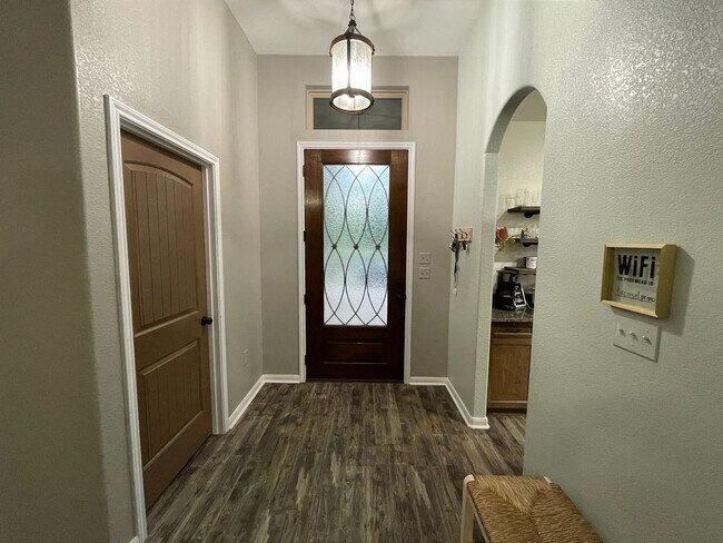 Foto del edificio - Gorgeous 3 BD/2 BA Home on 2 ACRES in La V...