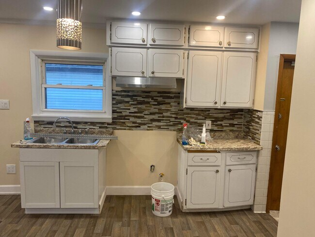 Kitchen - 858 Prospect Ave