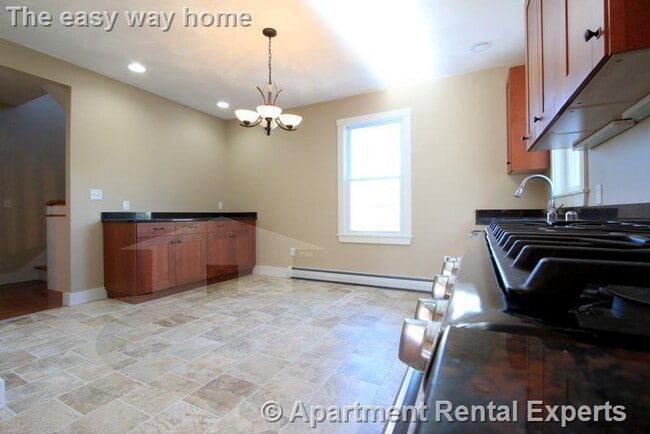 Building Photo - 119 Central St