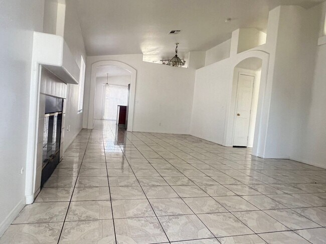 Foto del edificio - 7028 Overhill Ave