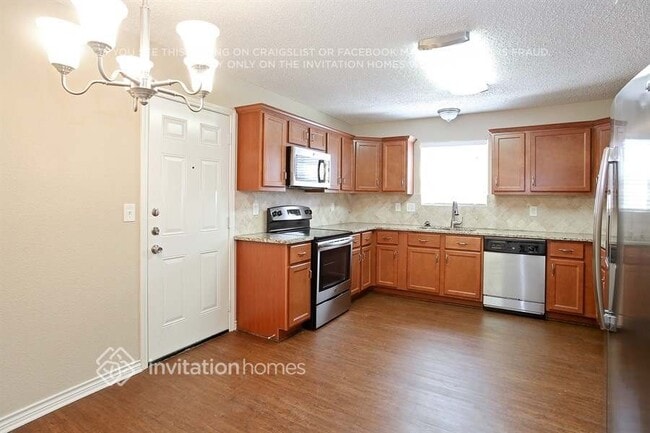 Foto del edificio - 10900 Huntington Rd