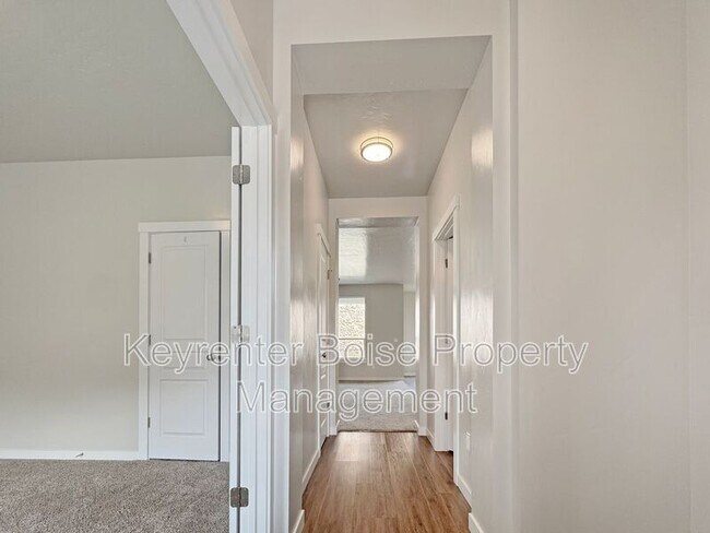 Building Photo - 2466 E Stella Dr