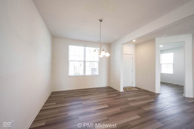 Foto del edificio - 6809 Blackwater Ln