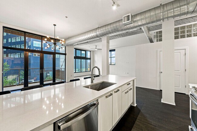 Foto del edificio - 3100 Huron St