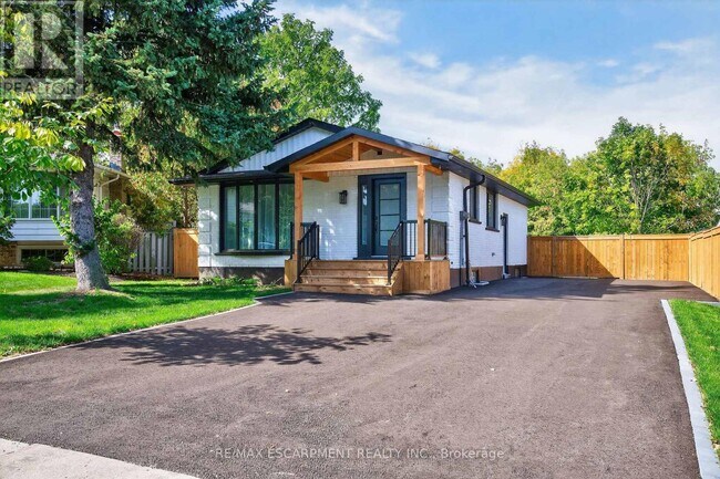 Building Photo - 75 Britten Close