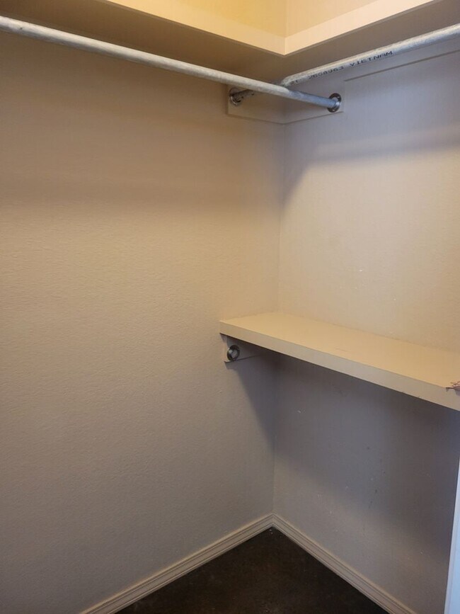 Building Photo - 2712 Steves Way