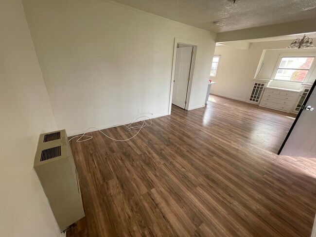 Foto del edificio - 3636 W 64th St