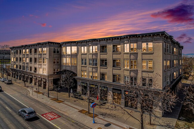 Building Photo - Urban Loft Living in the Heart of Baker W/...