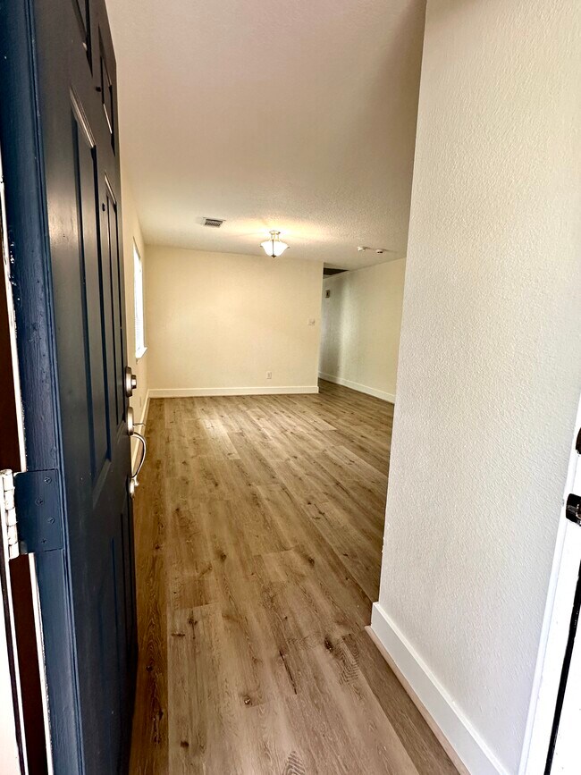 Photo - 3 bed 2 Bath in Sienna House