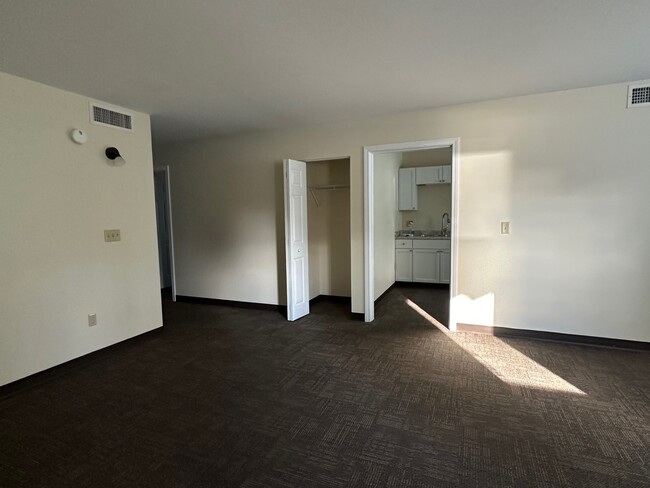 Building Photo - 2540 US-202