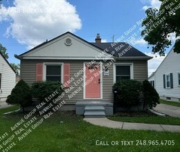 Building Photo - 3748 Buckingham Ave