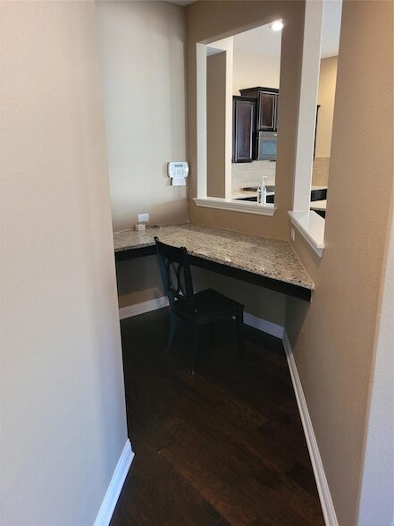 Foto del edificio - 3416 De Soto Loop