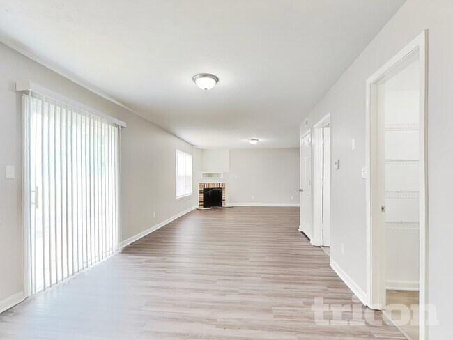 Foto del edificio - 1356 Blue Ridge Ln