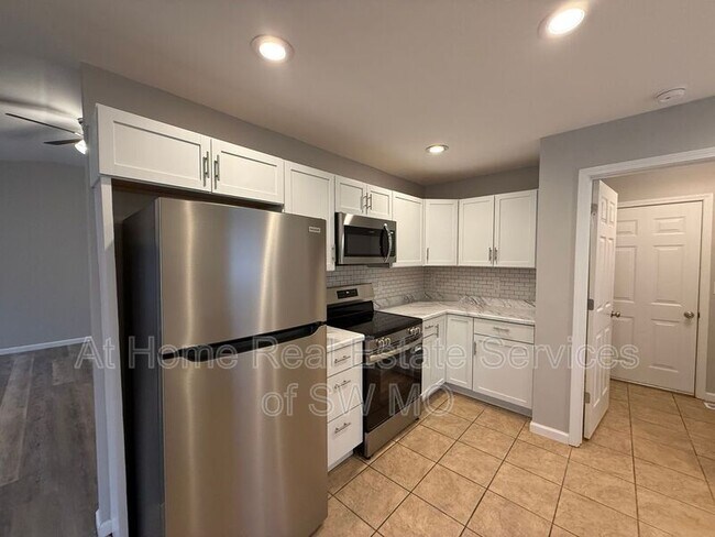 Building Photo - 923 Turnberry Blvd