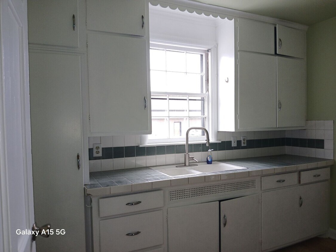 Foto del edificio - 408-410-410 S Madison St