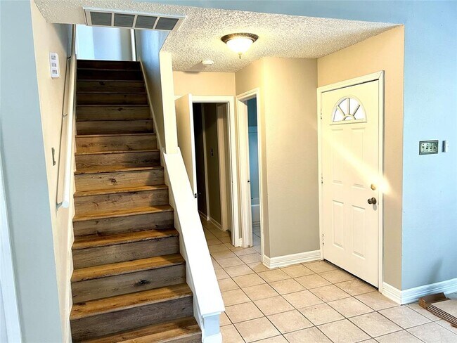 Building Photo - 6414 Horsepen Bayou Dr