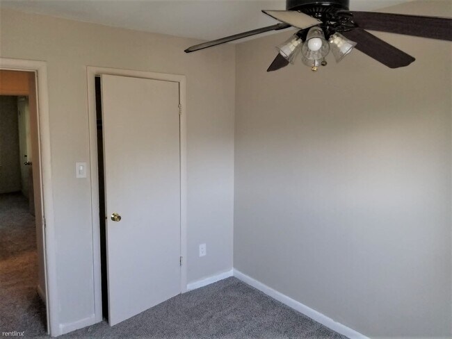 Building Photo - 3 br, 3.5 bath Townhome - 576 Crestwood St SW