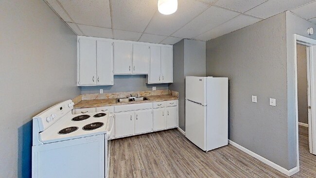 Foto del edificio - 808 W Cypress Ave