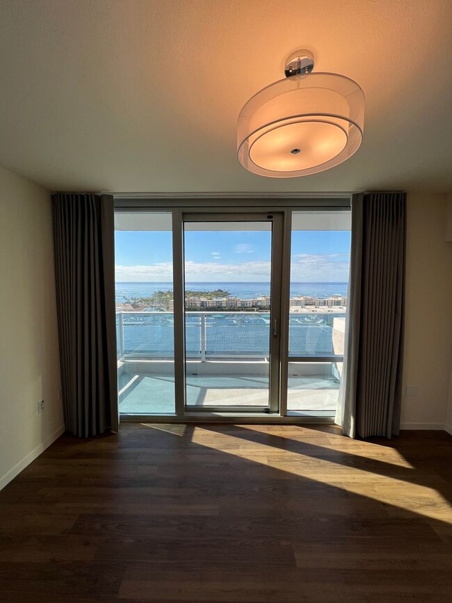 Foto del edificio - ** 2 BEDROOM 2 BATH** 2 covered PARKING, O...