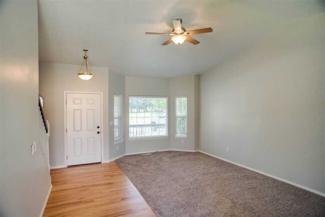 Building Photo - 1848 E Birchwood Dr