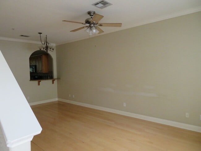 Building Photo - MORADO COVE CONDOS  --  FREE RENT - CALL F...