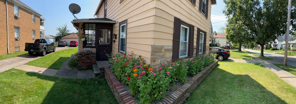 Foto del edificio - 4919 Behrwald Ave